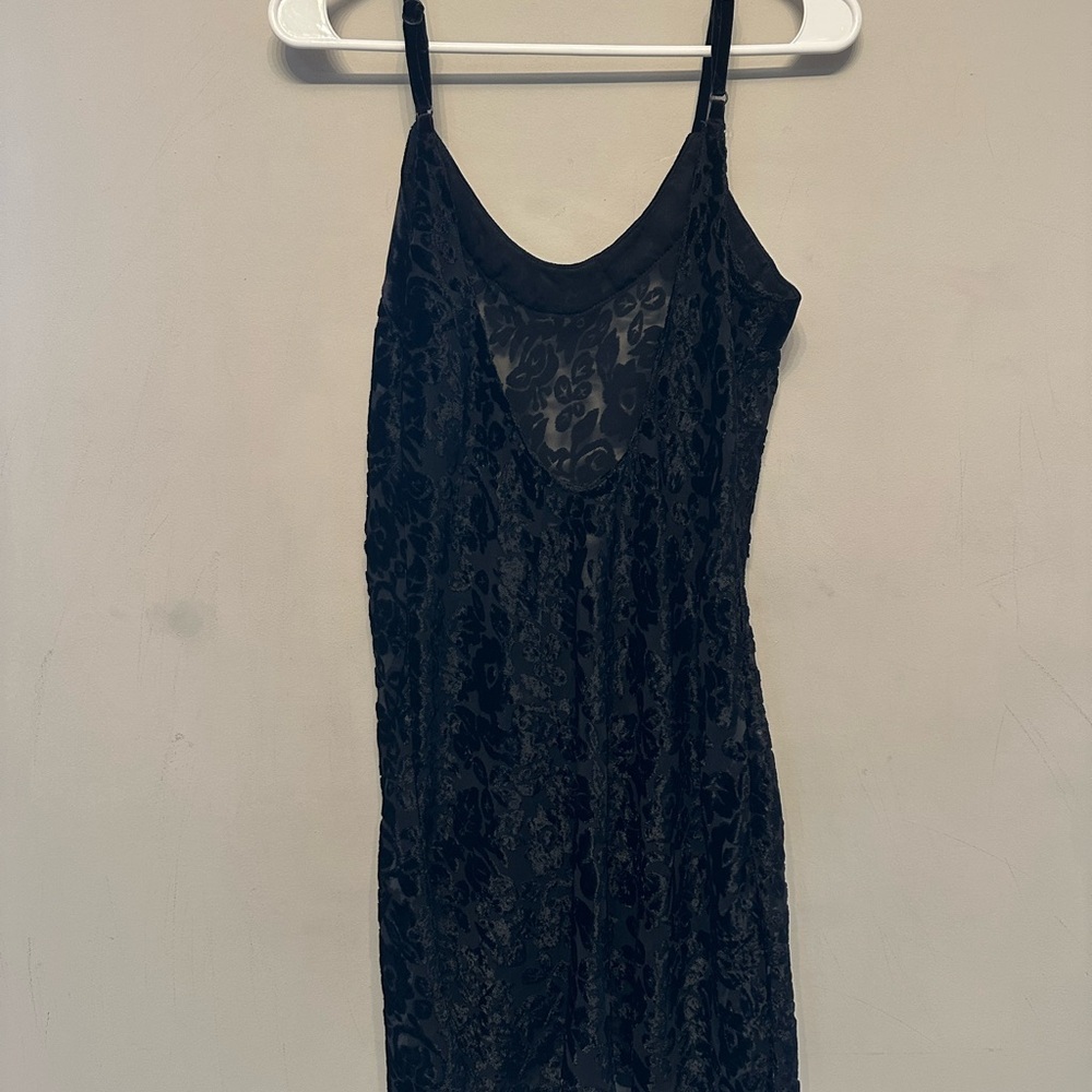 Vintage Victoria’s Secret Black Velvet Burnout Slip Small - Picture 10 of 10